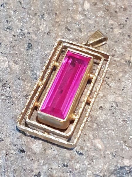 Ciondoli: Anhänger mit synth. Rubin aus 18 Karat – Nuovo (secondo la descrizione) da Unterägeri venduto da Altgoldschmuck 1