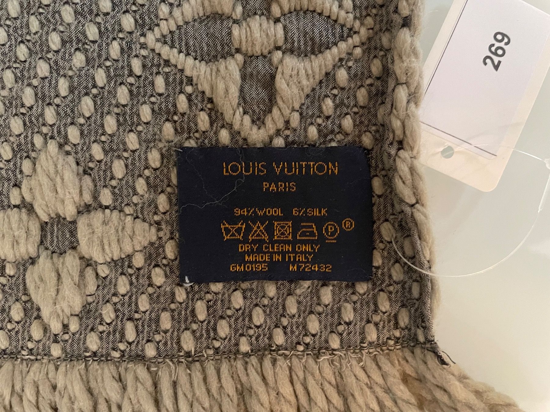 Louis Vuitton Foulard & Sciarpe: Louis Vuitton Schal Logomania - Nr. 269 – Usato da Hittnau venduto da LuxAndMore 5
