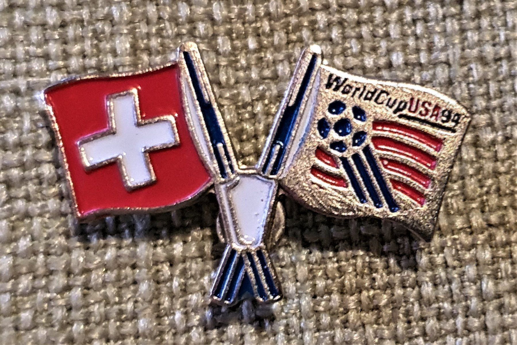 Modellbausätze & Standmodelle: H650 - Pin World Cup 94 USA / Schweiz – Gebraucht aus Reinach BL von Boston-Verkauf