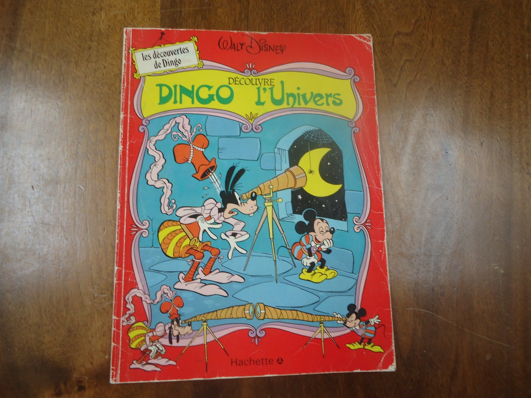 Fumetti: Livre Disney "Dingo Découvre l'Univers" – Usato da Vessy venduto da bm.par