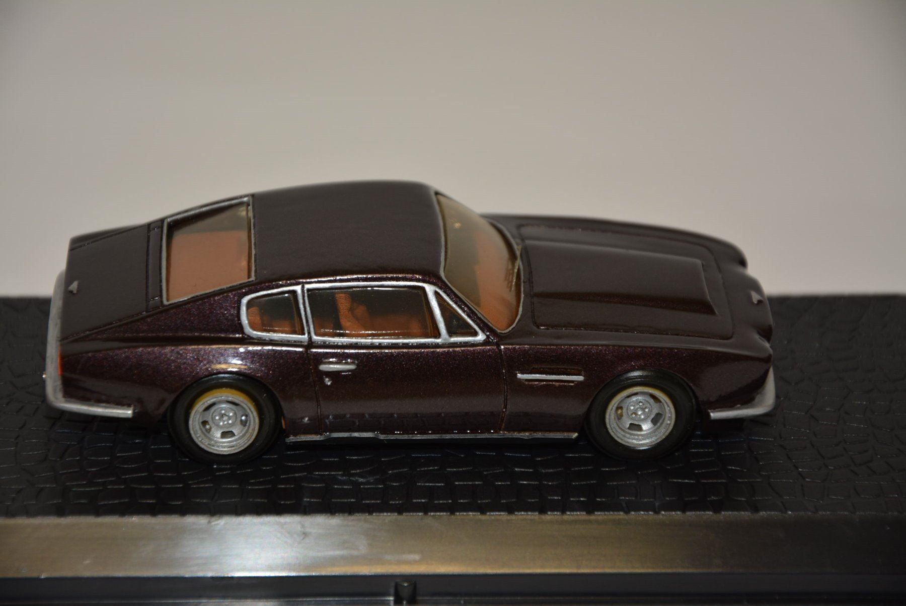 Aston Martin Modellautos: Aston Martin V8 DBS , Heco Mod. Kit 1:43 – Gebraucht aus Goldach von Feivel9 5