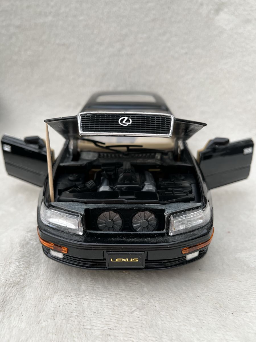 Lexus Modellini d'auto: Lexus LS 400 – Nuovo e nell'imballaggio originale da Oberweningen venduto da mer_2yn9