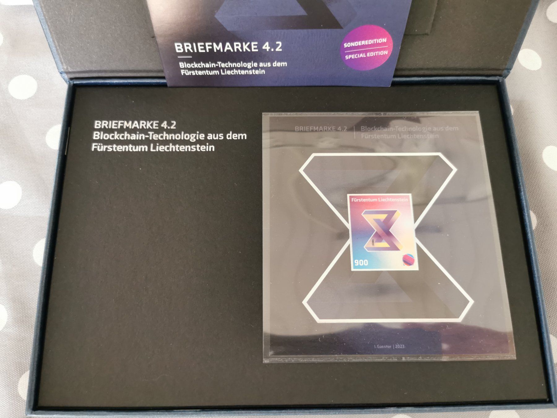 Tutti i francobolli: Sonderedition CRYPTO 4.2 UNITY Liechtenstein: THE PRINCE !!! – Nuovo e nell'imballaggio originale da Baar venduto da CryptoShop
