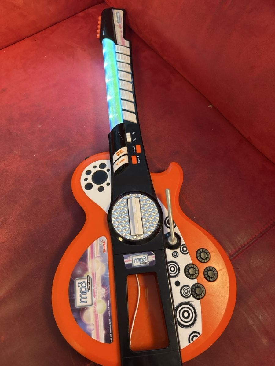 Giocattoli: E Gitarre für Kinder  – Usato da Buchs AG venduto da Sesi_maja 3
