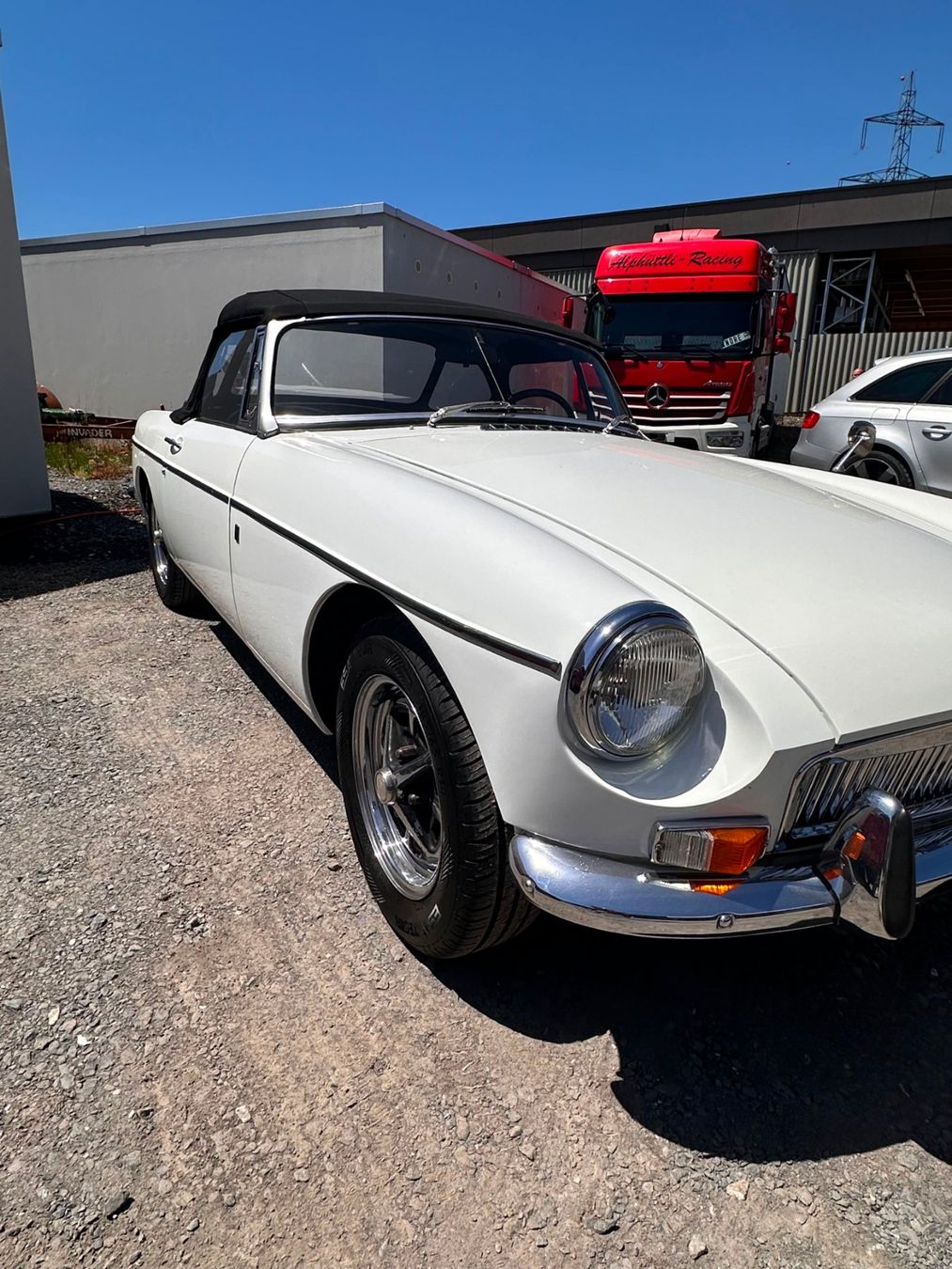 MG Automobili: MG B Cabriolet-Veteran – Usato da Menzingen venduto da Choller 3