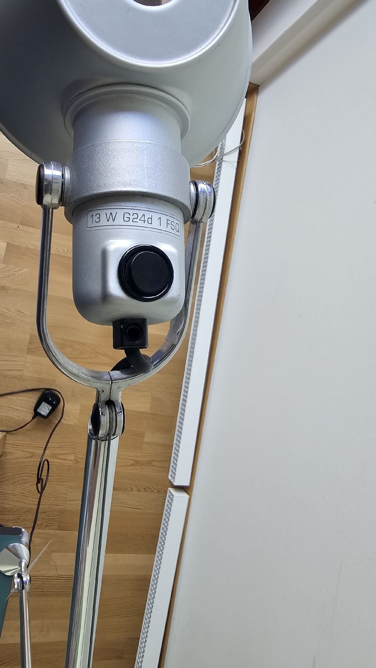 Artemide Lampade: Artemide Tolomeo Tavolo – Usato da Rheinfelden venduto da Moeoep 1