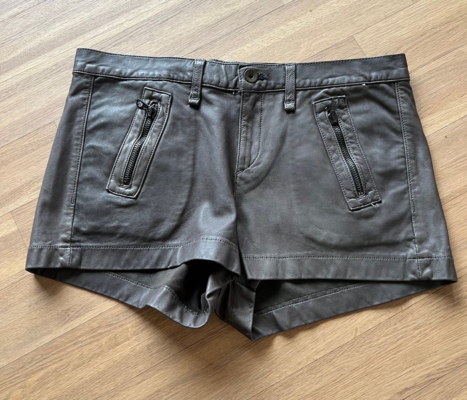 Pantaloni: Rag & Bone Lamm-Leder-Shorts – Nuovo (secondo la descrizione) da Zollikon venduto da Chica13.11.