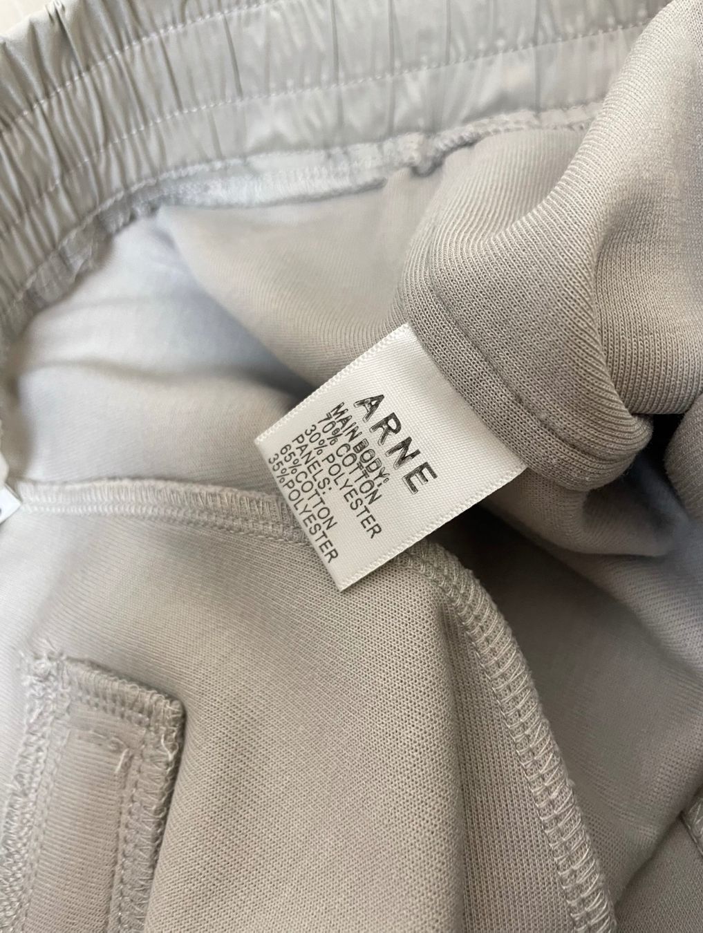 Pantaloni: Arne Shorts – Nuovo (secondo la descrizione) da Zug venduto da pav_q5f7 4