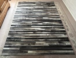 Teppich aus Kuhfell gestreift 