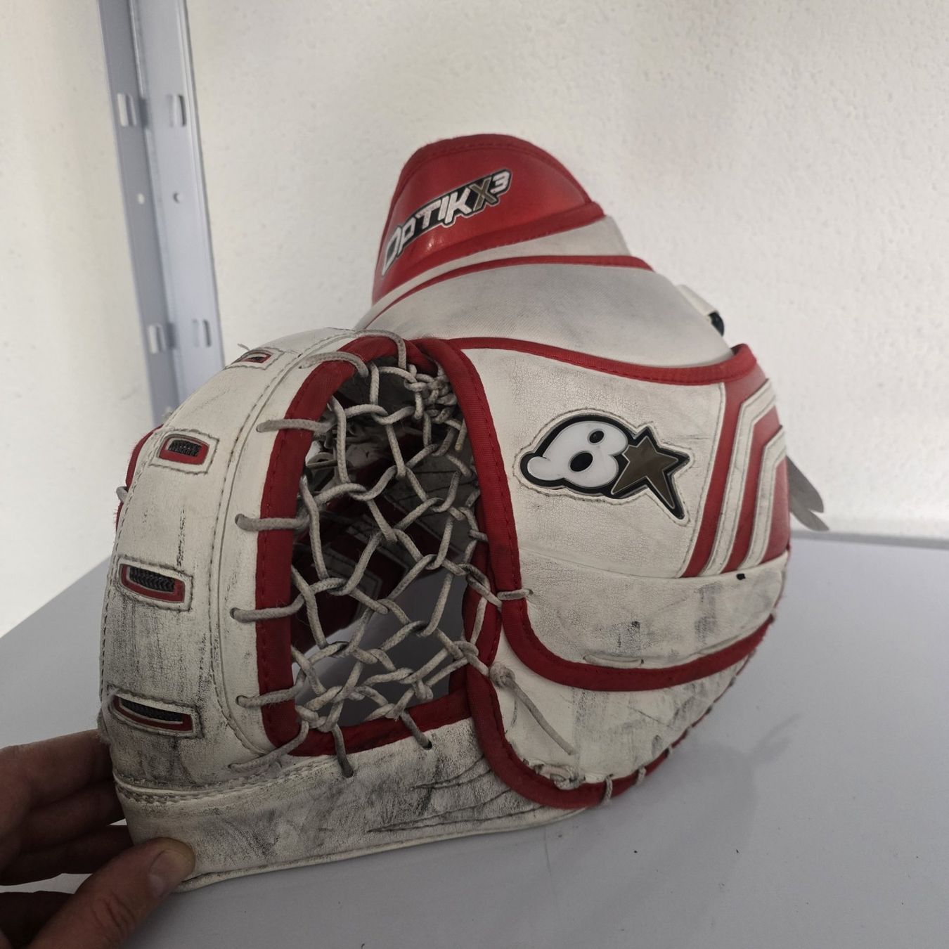 Guanti & manicotti: Mitaine de gardien de hockey – Usato da Tramelan venduto da banige 1
