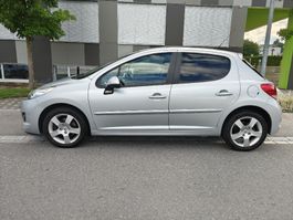 Top gepflegter Peugeot 207. Frisch ab MFK und Service