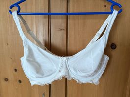 BH  Gr. 80D  Farbe weiss
