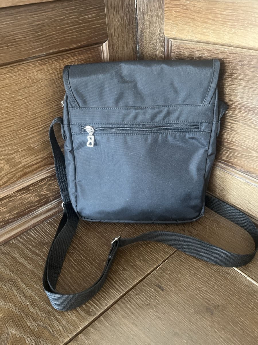 Bogner Borse: Black Bogner Shoulder Bag – Nuovo (secondo la descrizione) da Uetikon am See venduto da erz13 3