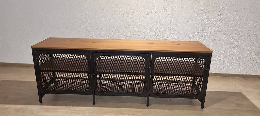 Mobili TV: Banc TV IKEA FJÄLLBO – Usato da Valangin venduto da Onzy 3