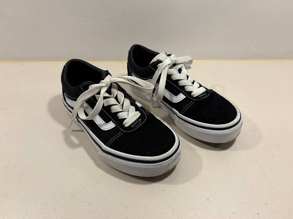 Scarpe da uomo: VANS Schuhe neuwertig  – Usato da Felsberg venduto da Riggel 1