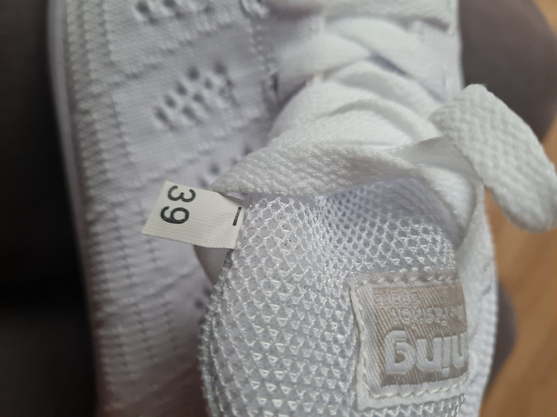 Scarpe da donna: Neue weisse Schuhe – Nuovo (secondo la descrizione) da Schüpfheim venduto da hori02 2