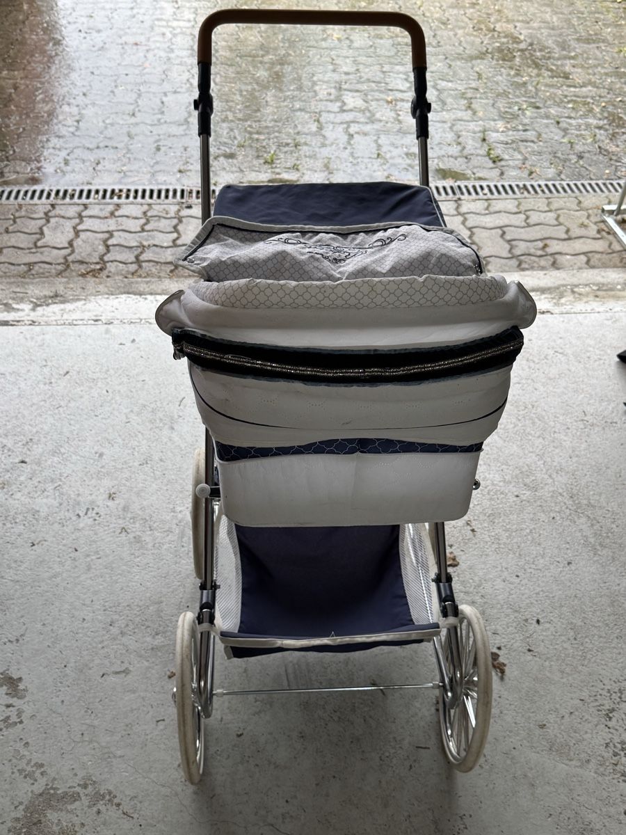 Puppenwagen: Kinderwagen – Gebraucht aus Oetwil am See von cos_lzr8 3