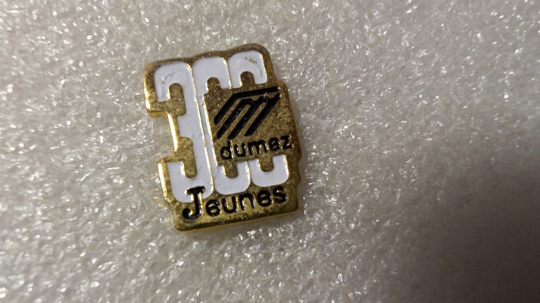 Placchette & Badge: Ansteckpin 206: Dumez – Usato da Oppligen venduto da Pin-Fall-Shop