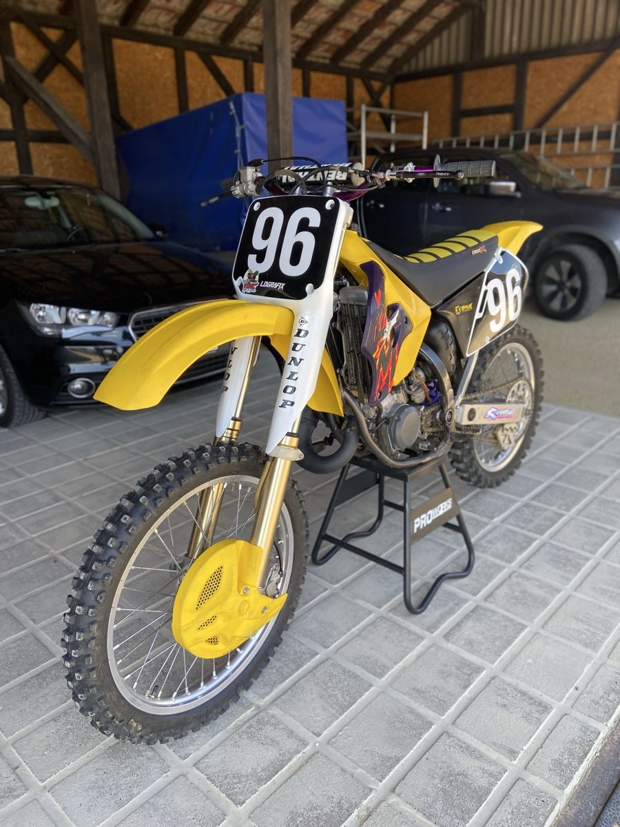 Suzuki Enduro: Suzuki RM 125 Motocross 1996 – Usato da Grenchen venduto da Motorini