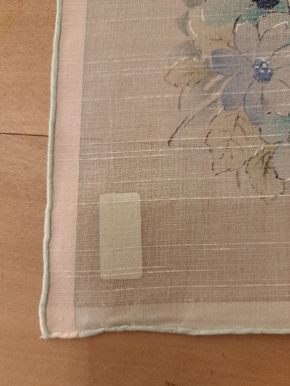 Altro in  Abbigliamento & Accessori: Fisba Taschentuch Blumenmuster, mit Original Geschenkcouvert – Nuovo e nell'imballaggio originale da Zürich venduto da chusel 3