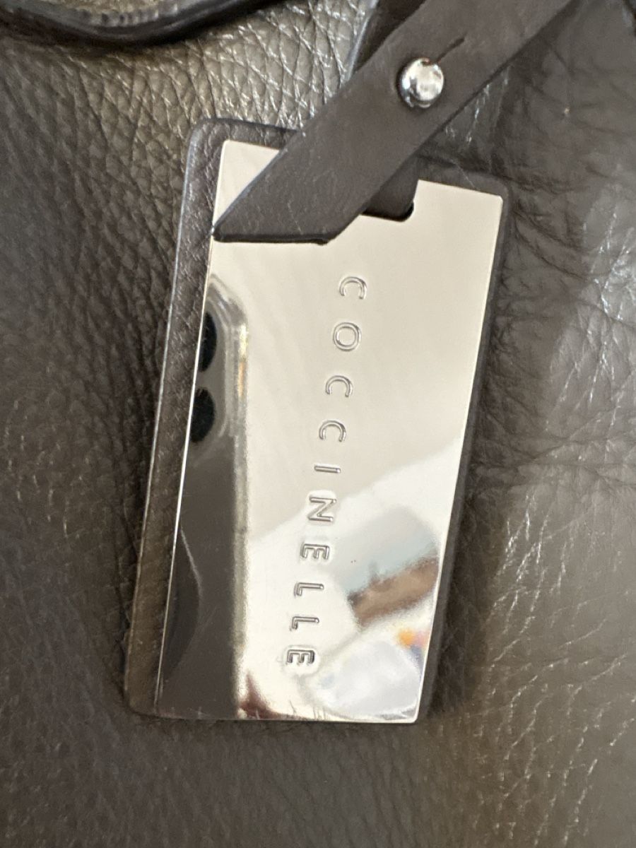 Coccinelle Taschen für Damen: Ledertasche Coccinelle – Gebraucht aus Küttigen von Lexan 2