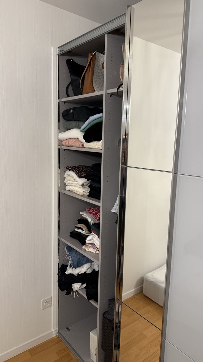 Armadi: Grosser Schrank mit Spiegel, 215x250cm – Usato da St. Gallen venduto da sig_gwq5 2