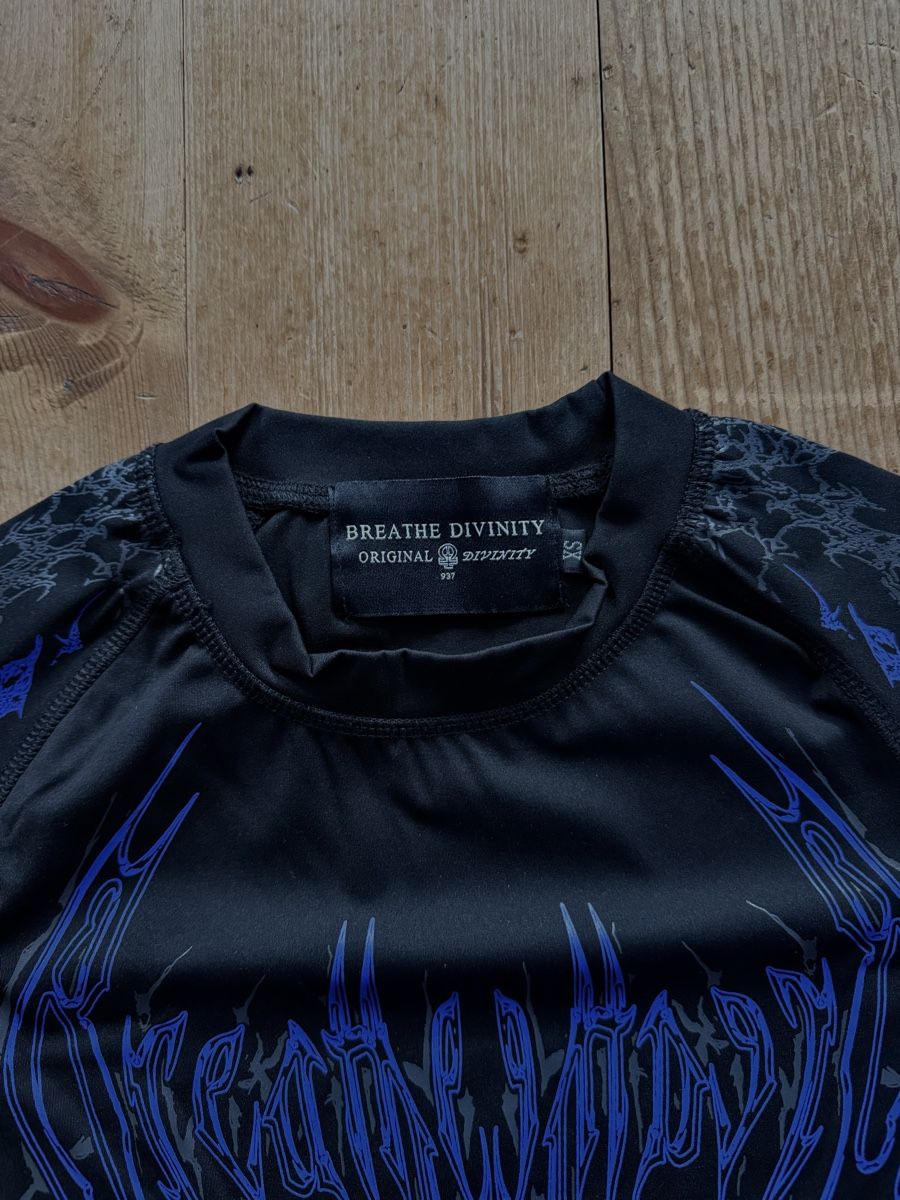 T-shirt: Compression Shirt Breathedivinity – Usato da Grüsch venduto da jus_9spy 2