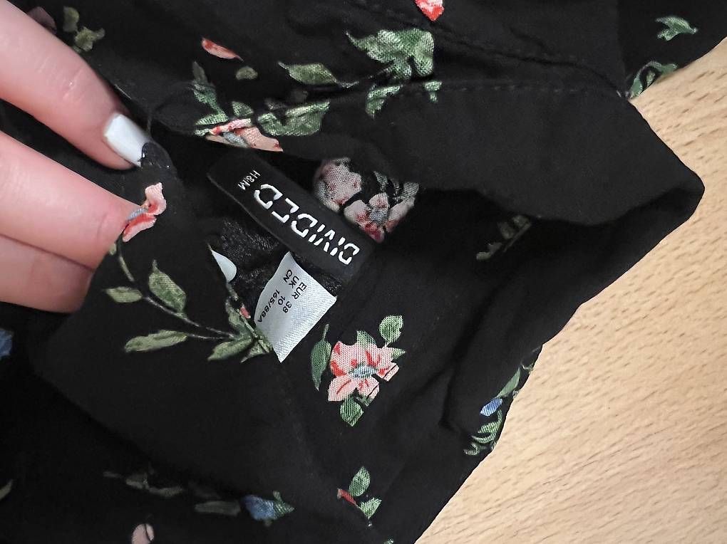 Vestiti: 2 Blusenblumenkleider – Usato da Tuggen venduto da Tantas 2