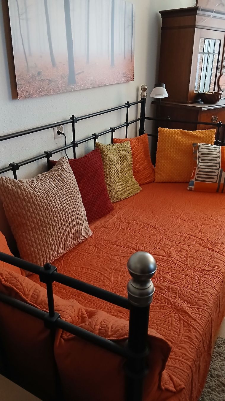 Metallbett, Schlafsofa, schwarz, Lattenrost, Ikea (Gebraucht) in Ormalingen für CHF 18 – nur Abholung auf Ricardo kaufen