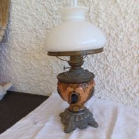 Antike Petroleumlampe, Jugendstil, Porzellan & Messing