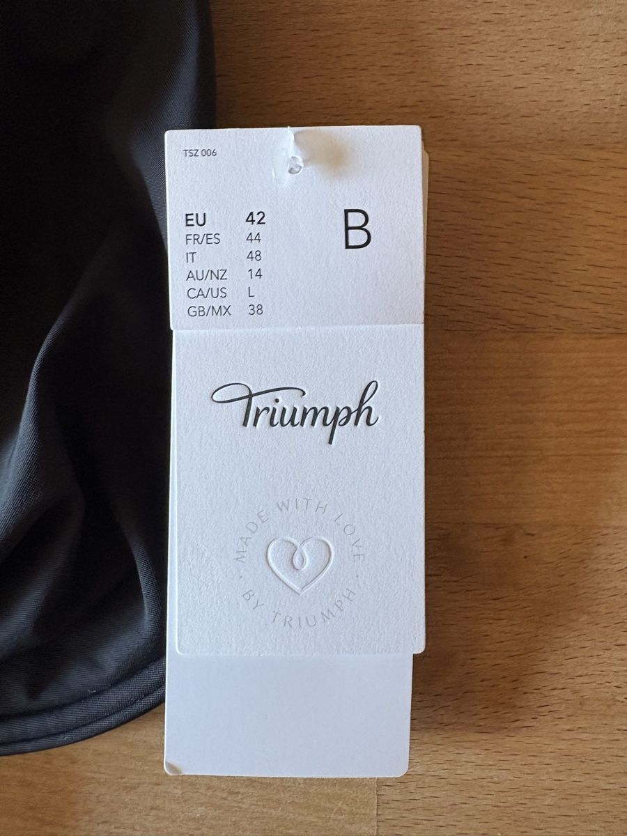 Triumph Maillots de bain & Bikinis: Bikini Oberteil von Triumph – Neuf avec emballage d'origine à Milken par Miwa12 1