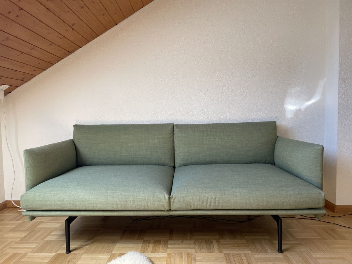 Muuto Divani: 2er-Sofa OUTLINE von muuto – Usato da Gempen venduto da rosalie24 3