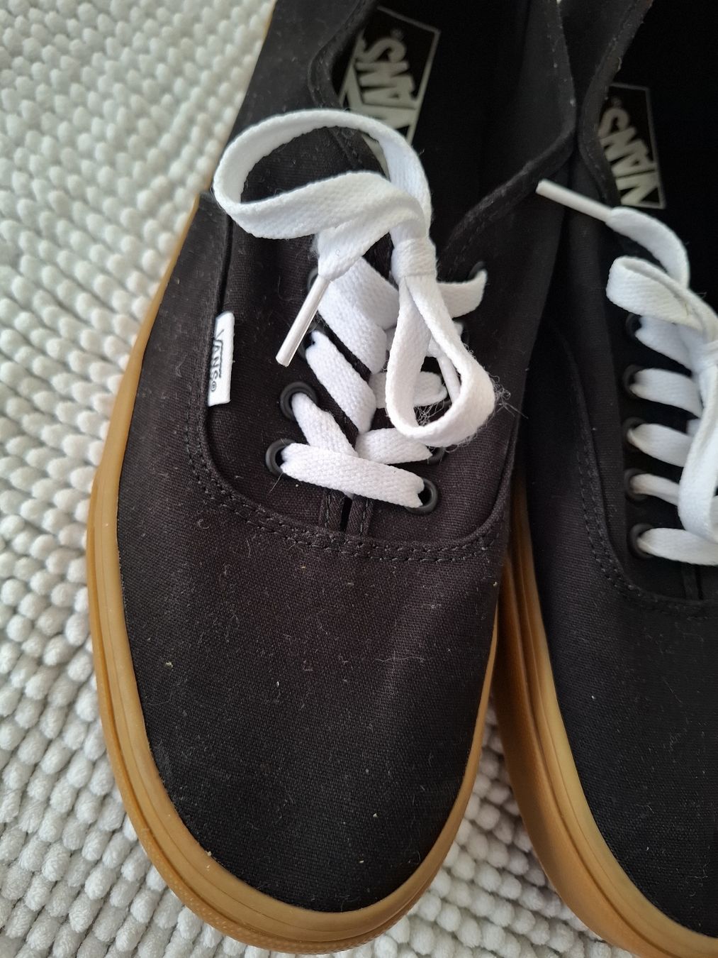 Vans Chaussures hommes: Vans baskets noires et gomme, taille 46 – Neuf (Voir description) à Le Locle par sAm_2112 2