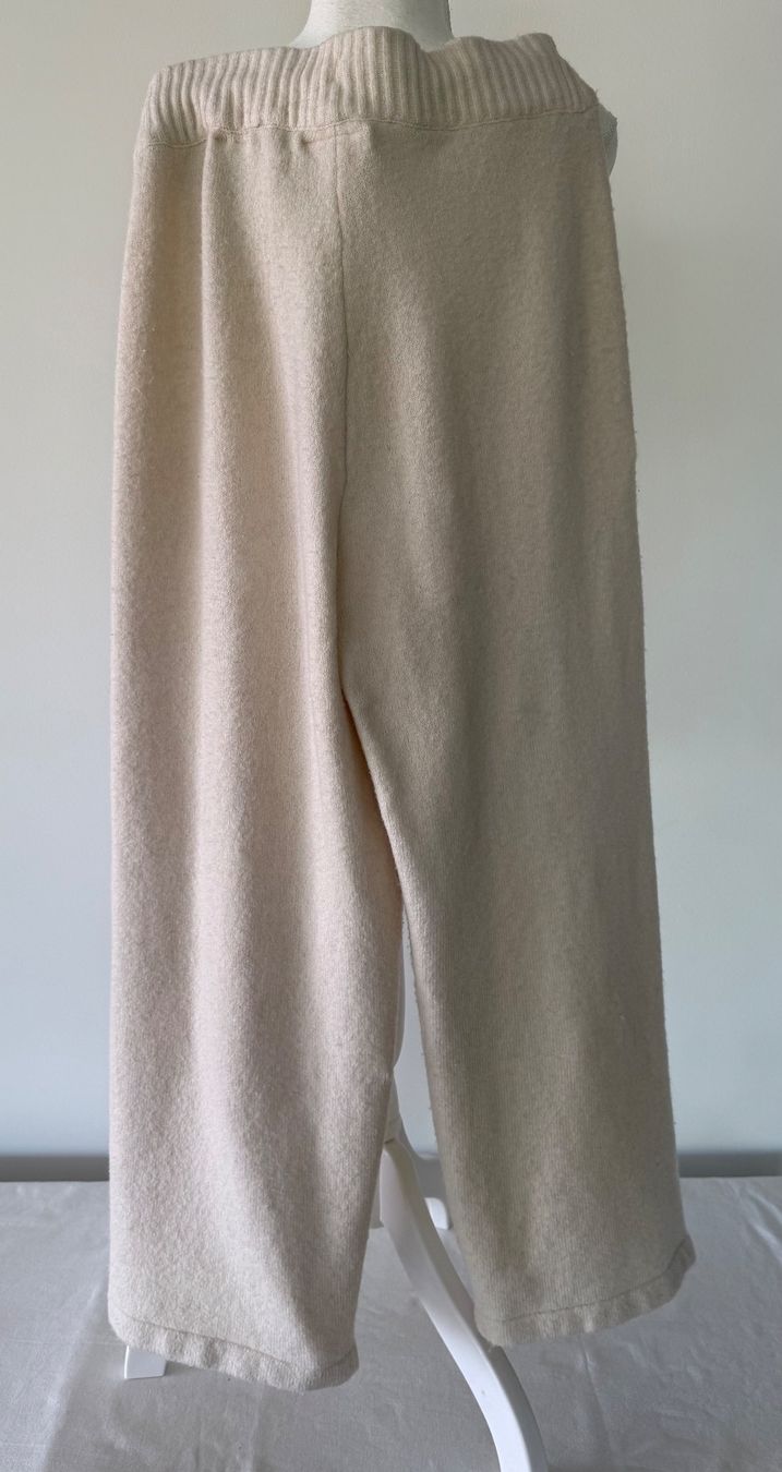 Monki Pantaloni: Monki Strickhose Cremeweiss weit geschnitten – Usato da Weiningen ZH venduto da san_7hsm 1