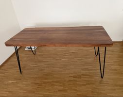 Esstisch aus Holz mit Hairpin Legs schwarz