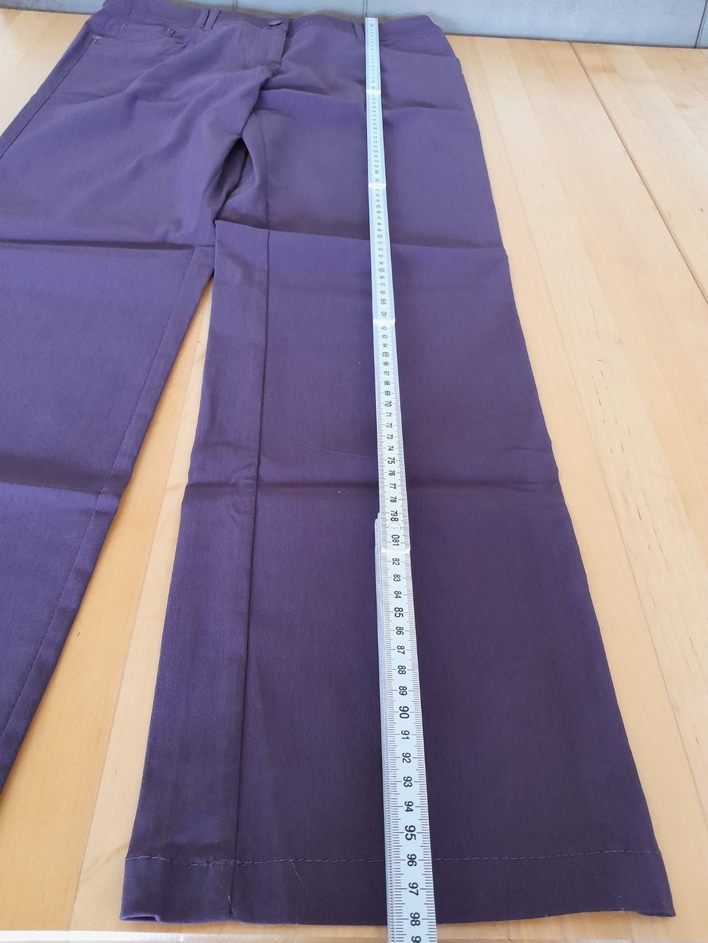 Pantaloni: Pantalon aubergine neuf L – Nuovo (secondo la descrizione) da Charmey (Gruyère) venduto da Laulau.sansan 4