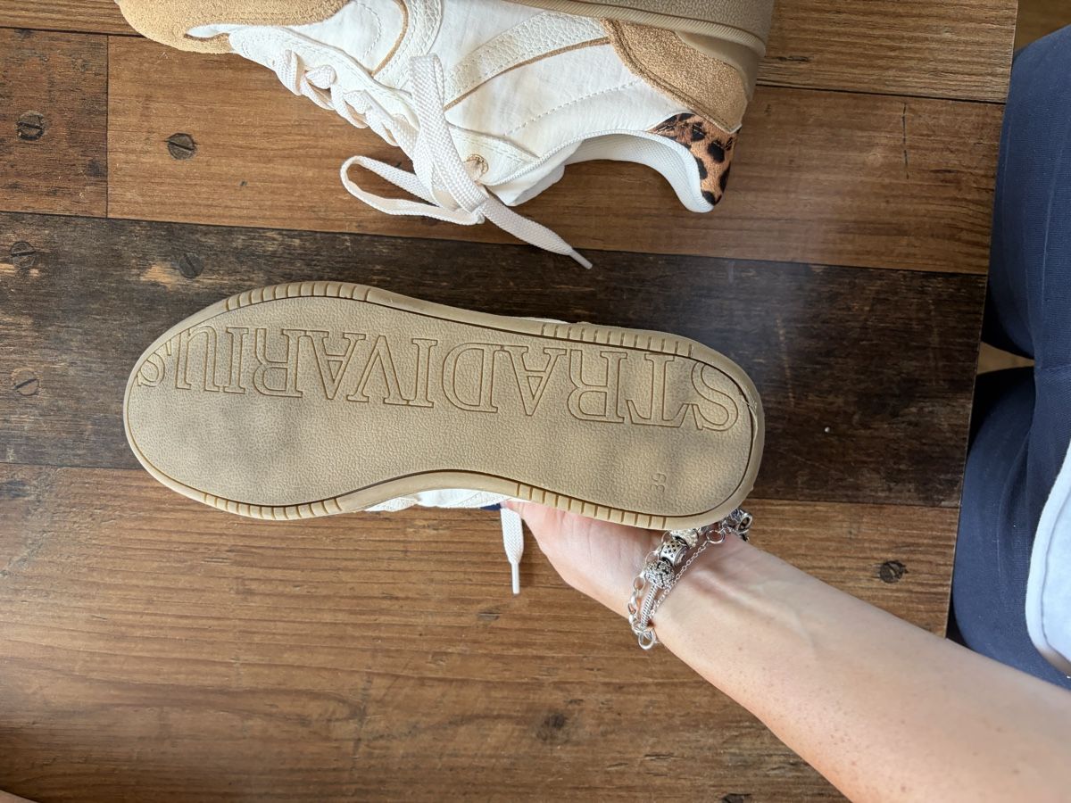 Stradivarius Damenschuhe: Sneakers STRADIVARIUS weiss/beige mit Leo Muster – Neu (gemäss Beschreibung) aus Ebnat-Kappel von Mzottli 7