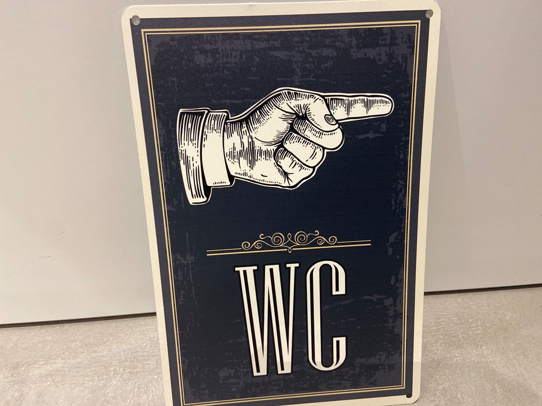 Schilder: Metall Schild Tafel WC Dekoration / Der Renner – Neu und originalverpackt aus Seon von Aaargauer01 8