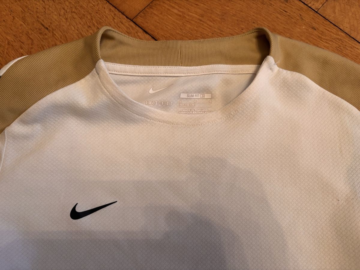 Nike Lotti di vestiti: Sporttenue, 146 – Usato da Zürich venduto da gucks 4