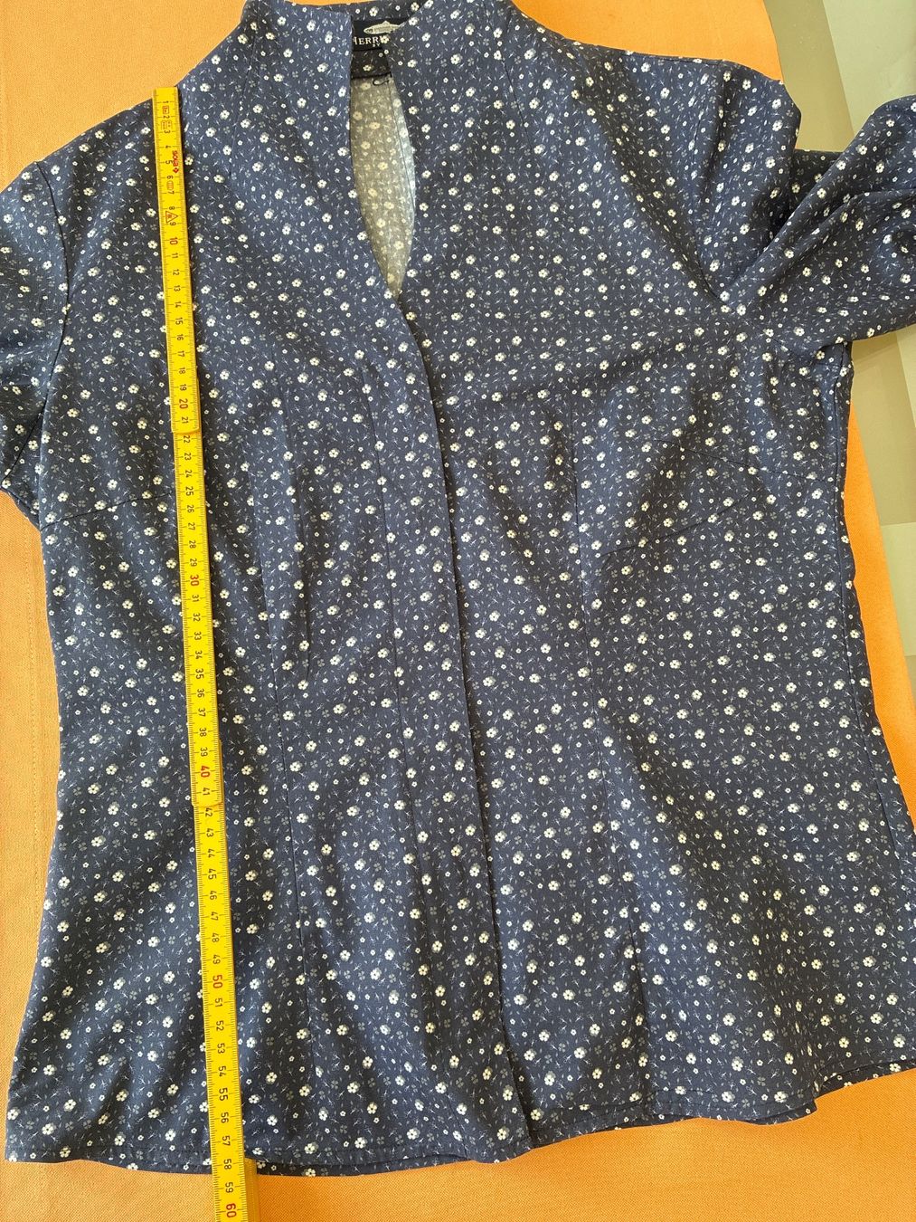 Camicette: Kelchkragenbluse von Herringbone Gr. 38 – Usato da Davos Platz venduto da nanigl 8