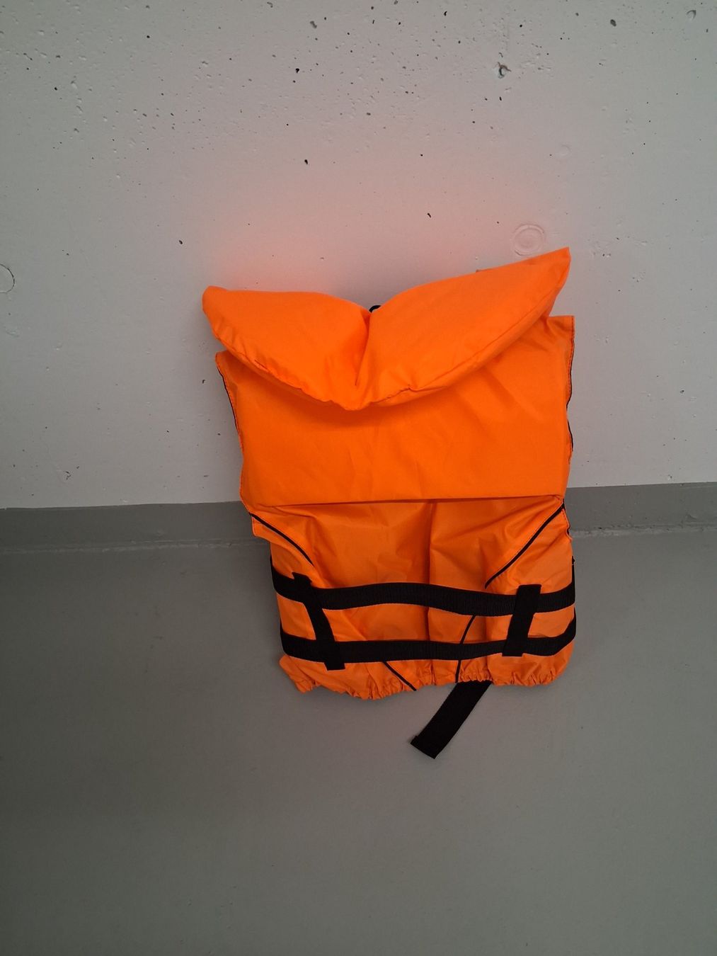 Schwimmwesten: Schwimmwesten – Neu (gemäss Beschreibung) aus Fruthwilen von nin_gvs8