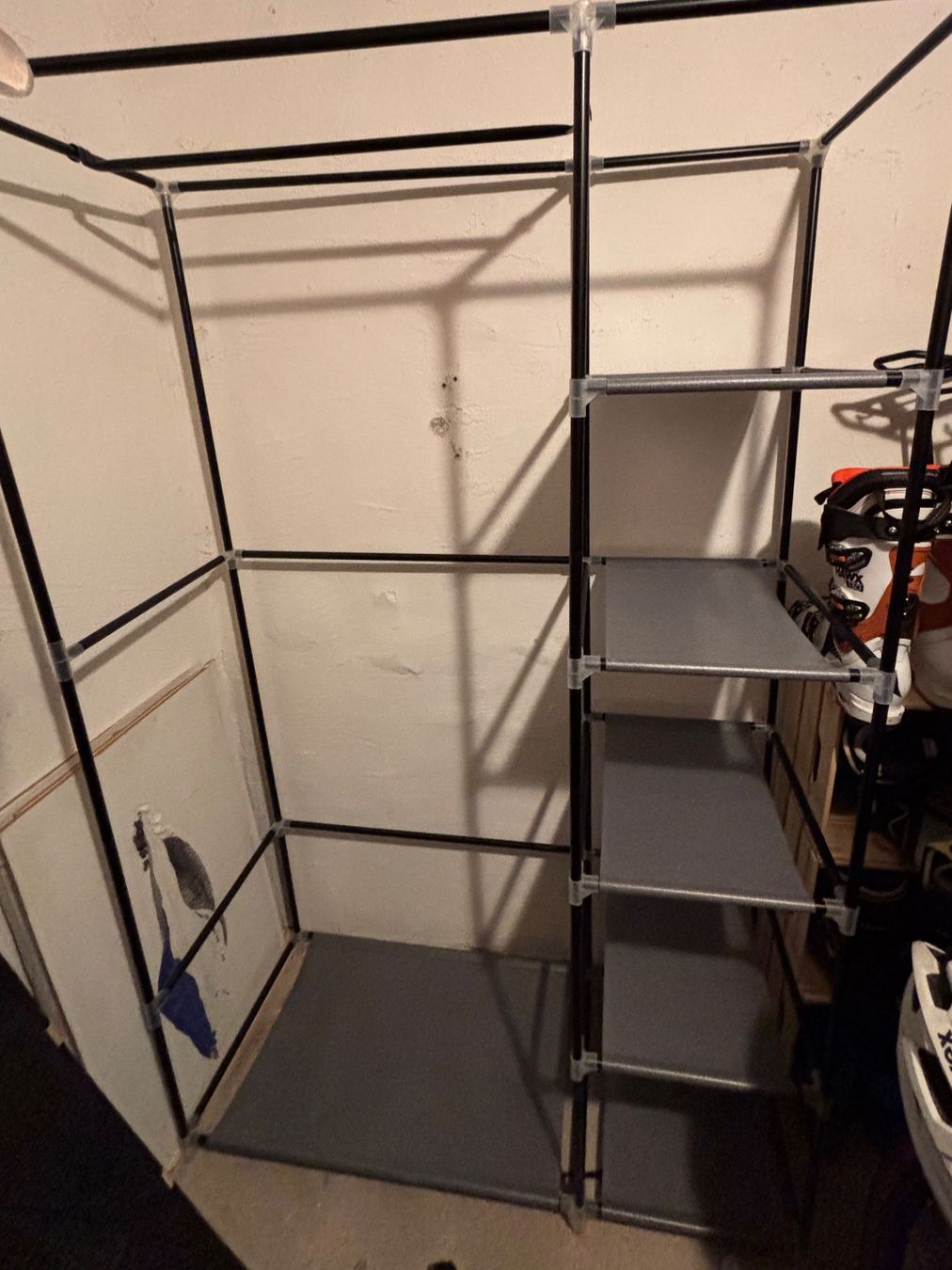 Armadi: Stoffschrank/Mottenschrank – Usato da Morschach venduto da zuandrea 1