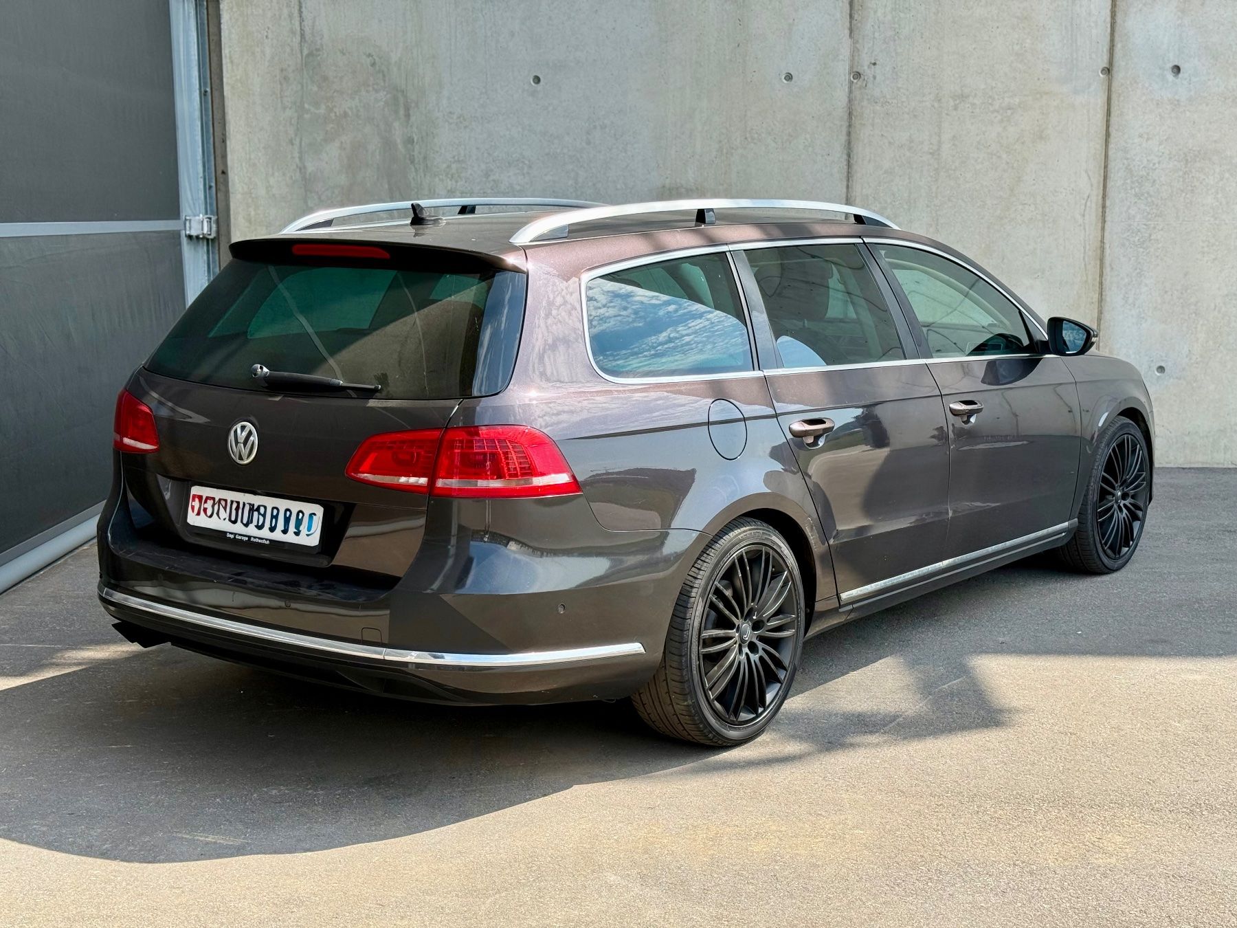 VW Automobili: VW Passat 2.0 TDI 4-Motion Highline – Usato da Luzern venduto da Off-Road-01 5