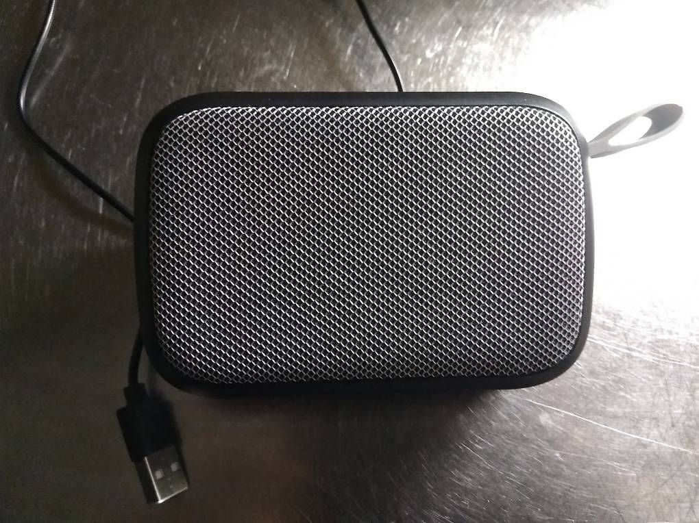 Wecker: Vends Radio Réveil à piles, plus Enceinte. – Neu und originalverpackt aus Pompaples von vab_s52h