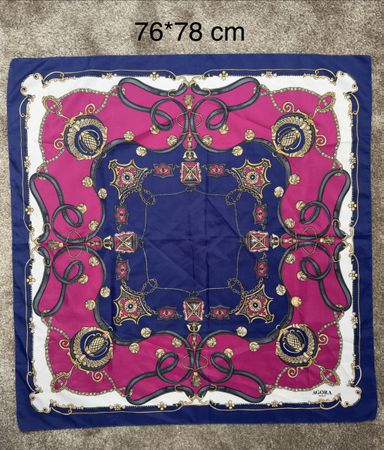 Foulard vintage Agora Paris  en polyester – 76x78 cm