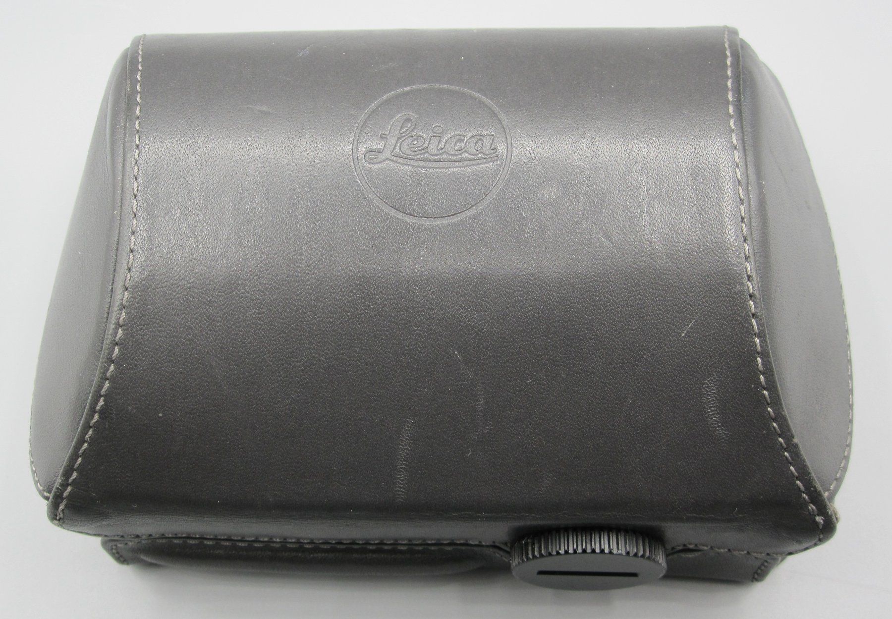 Leica Kamera: Etui caméra LEICA pour X1/X2, cuir gris. Réf. 18710 – Gebraucht aus Nyon von WHTF 6