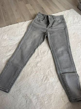 Shein Röhrenjeans Gr. M neu in grau