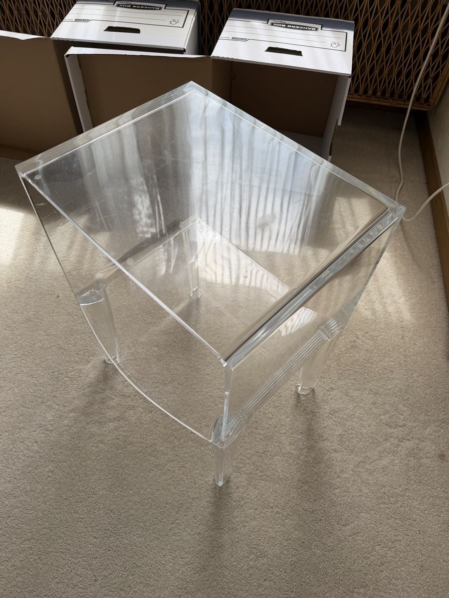 Tables de nuit: Acryltisch Beistelltisch transparent – D'occasion à Zürich par skeller4 2