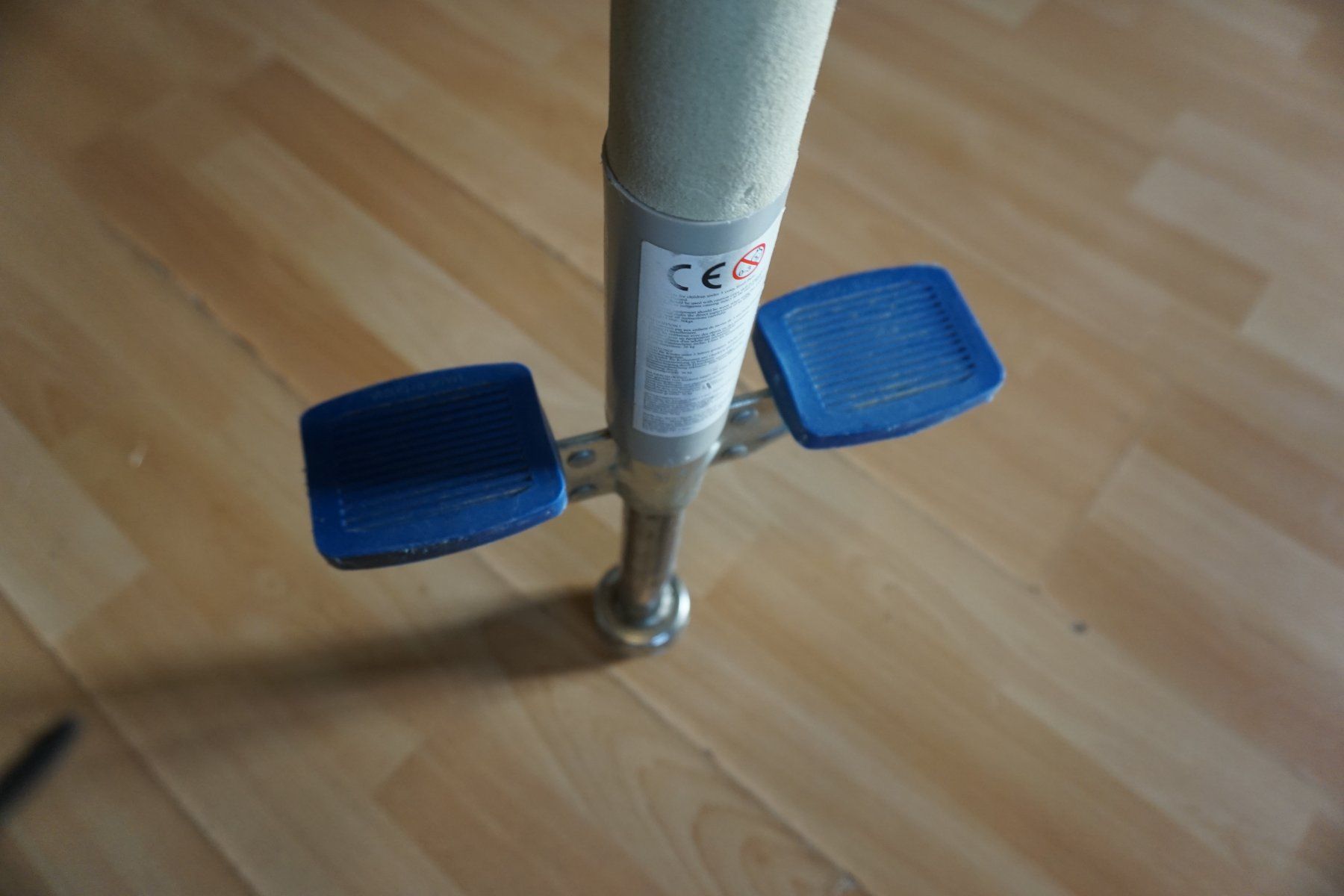 Giocattoli: Pogo Stick für Kinder – Usato da Zürich venduto da einalemjena 5