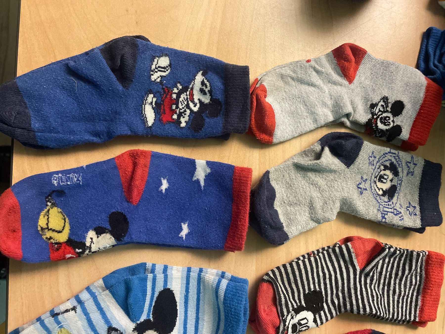 Disney Chaussettes enfants: 8 paar Micky Maus Söckli Gr.23-26 – D'occasion à Obergerlafingen par cabo4 2
